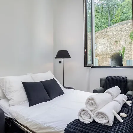 Suite Privee Dans Chateau & Domaine, 15Min De Lyon Vourles Exterior photo