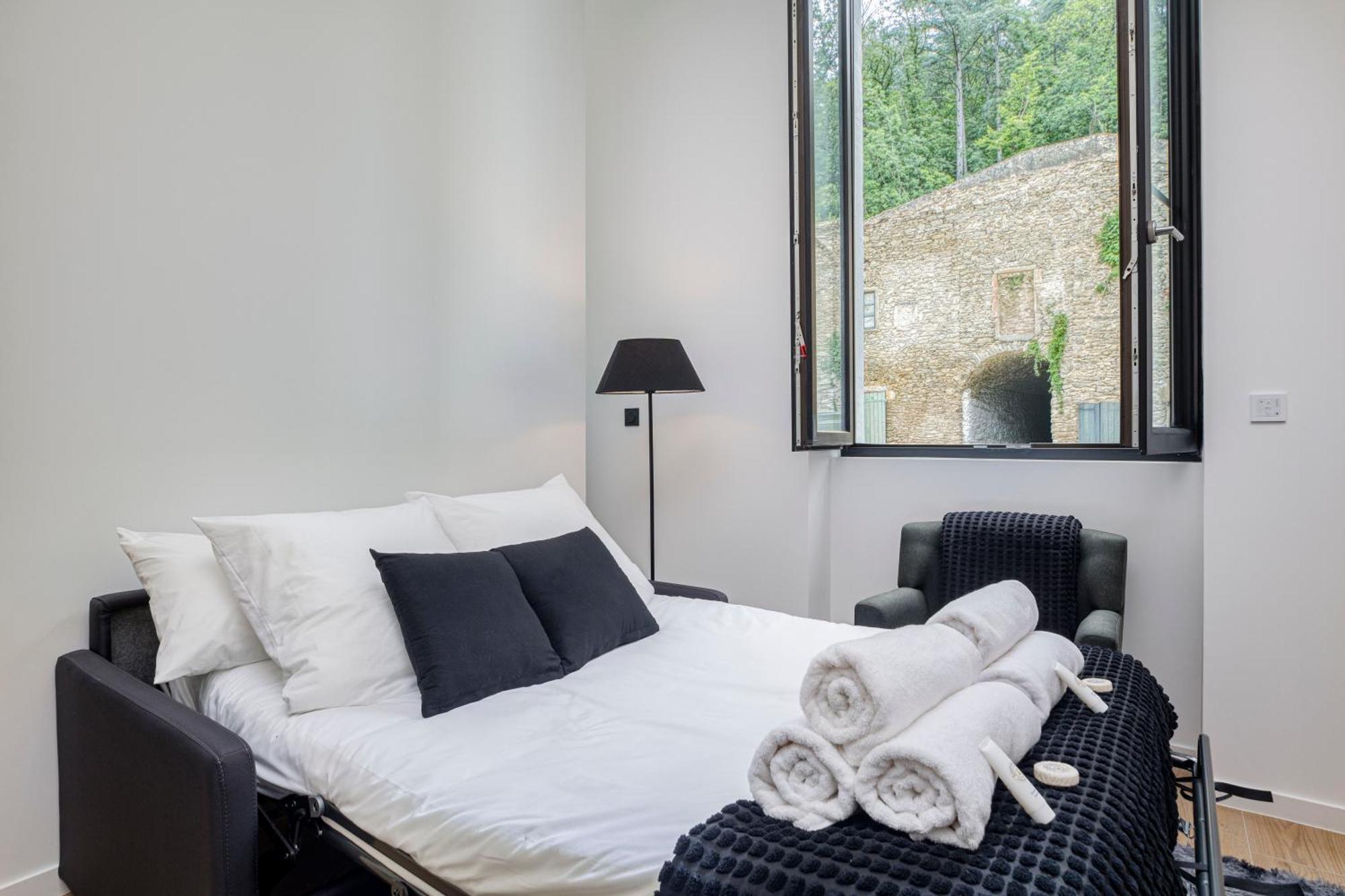 Privee Dans Chateau & Domaine, 15min De Lyon Vourles