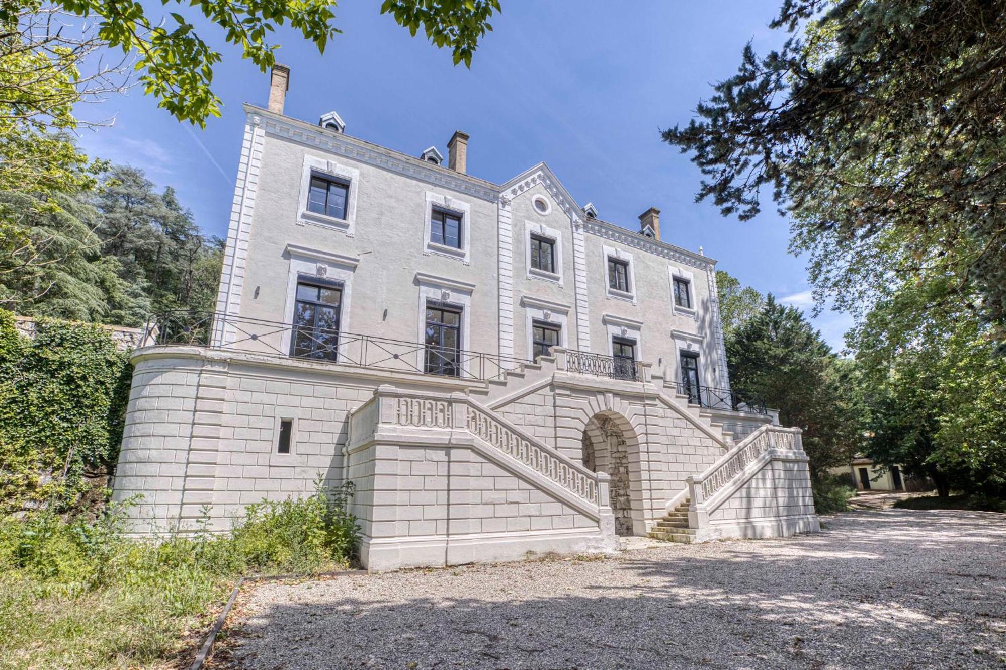 Apartment Privee Dans Chateau & Domaine, 15min De Lyon *